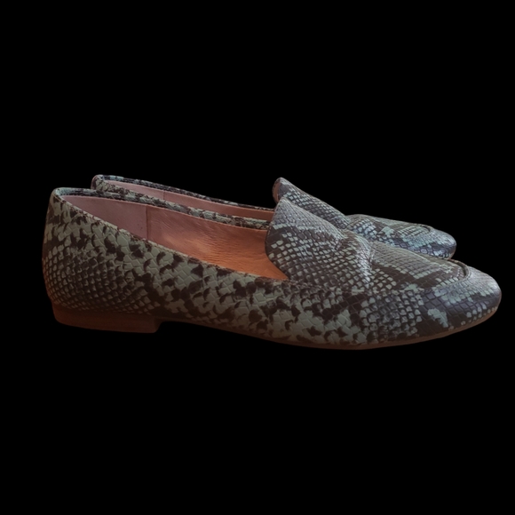 Gianni Bini Blue Snake Skin Loafers size 7 - Picture 2 of 6